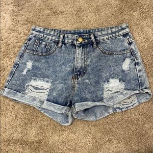 Light wash ripped jean shorts
